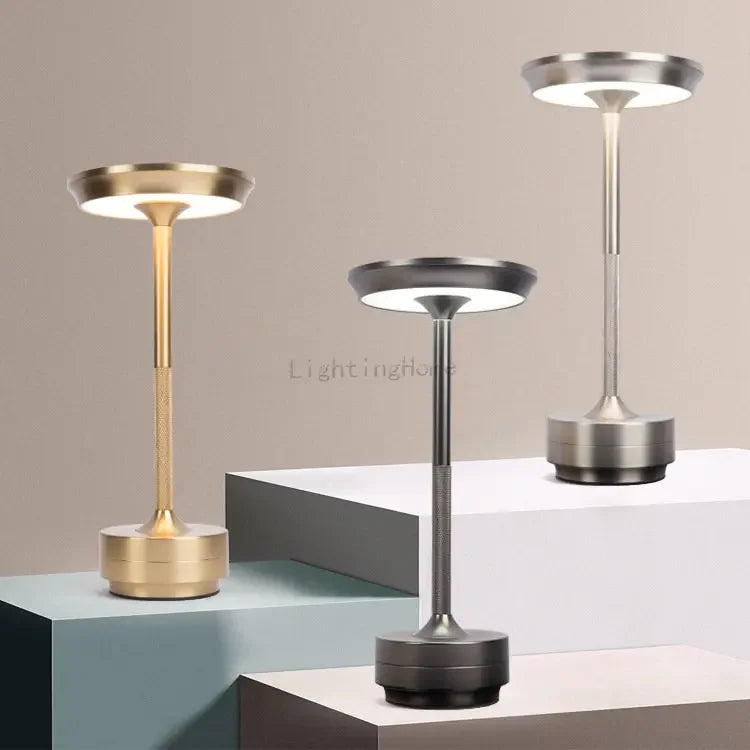 Luminária de Mesa LED Portátil e Recarrregável